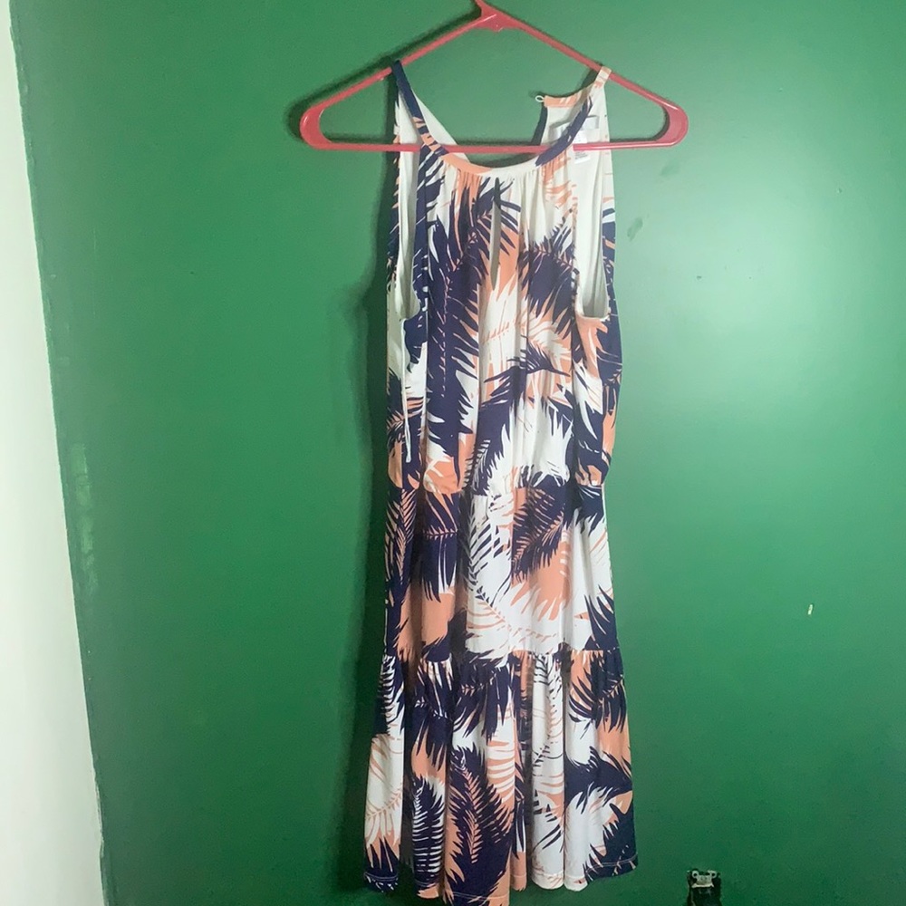 Short sleeveless dress size 6